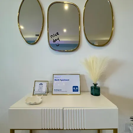 Marsi Apartment *